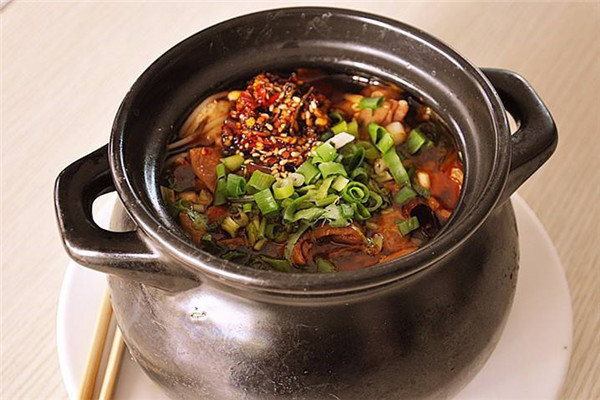 御筷胖子过桥米线